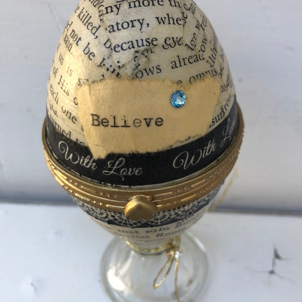 Glass egg - Picture 2 of 6